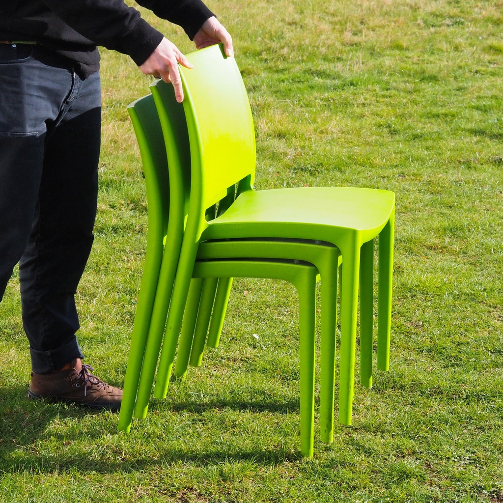 Stackable chair in plywood and lacquered steel