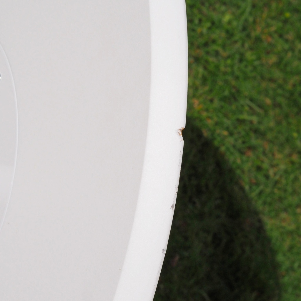 Stackable chair in plywood and lacquered steel