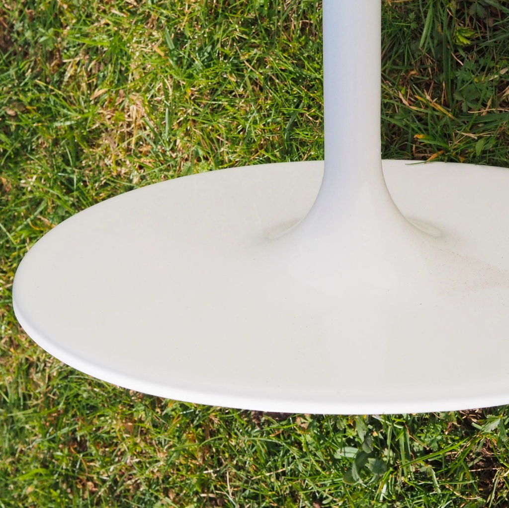 Stackable chair in plywood and lacquered steel