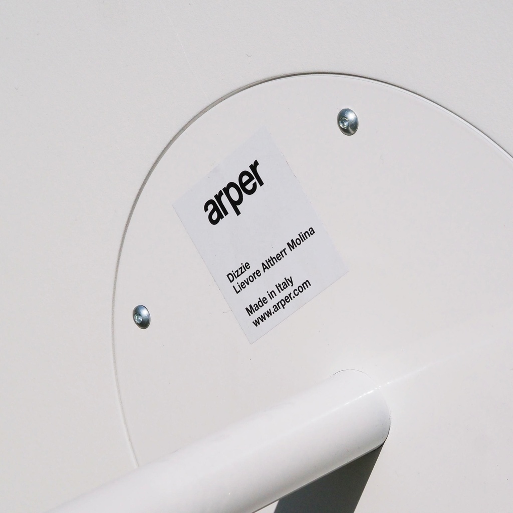 Stackable chair in plywood and lacquered steel