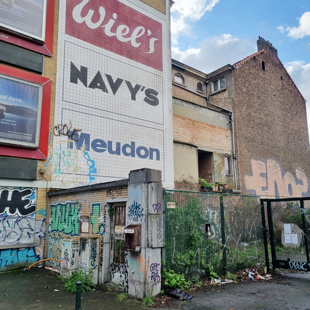 Wooden crate 'Meudon' from the Brasserie de la Marine (ca. 1960)