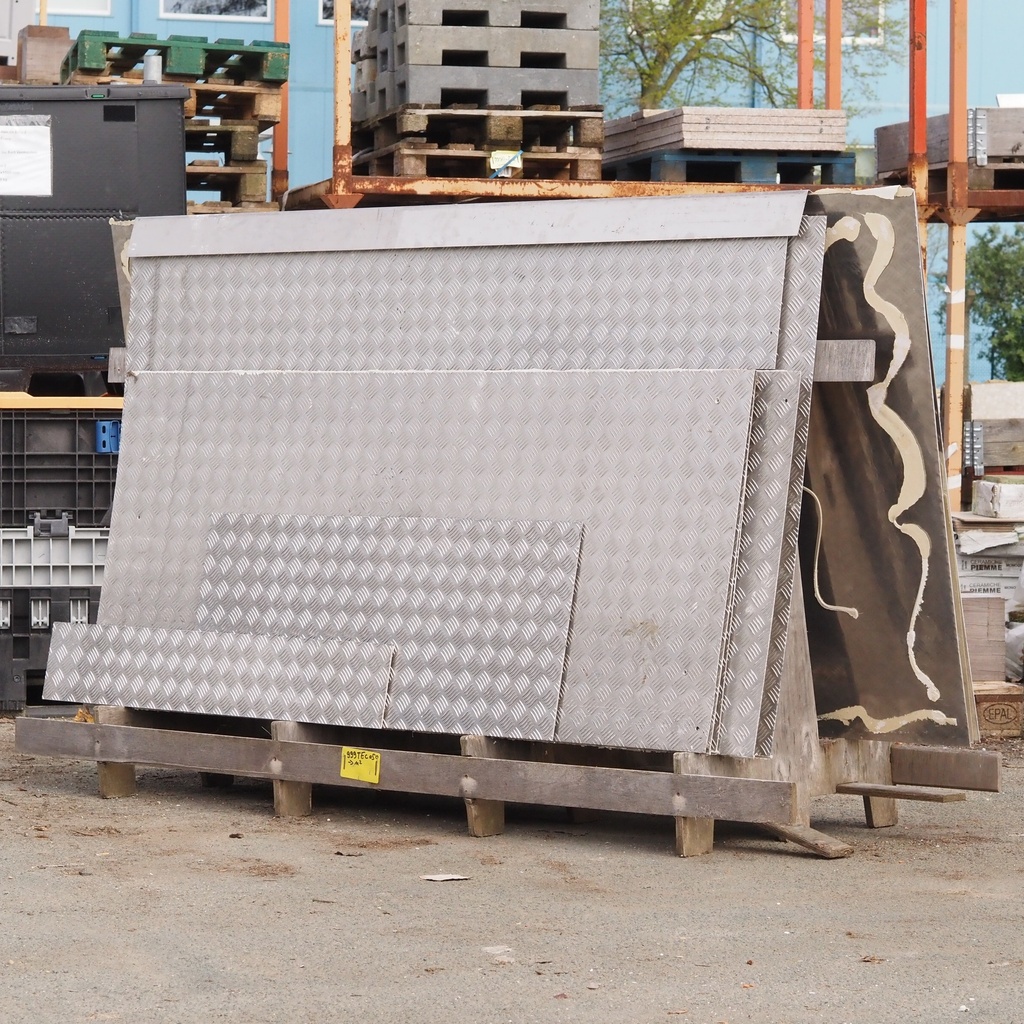 Aluminium checker plate (various sizes) - Only available in our physical shop