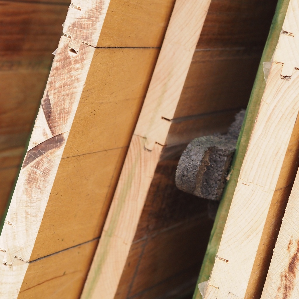 Gymnasium flooring panel in varnished solid beech (222 x 122 cm) - Sold per panel