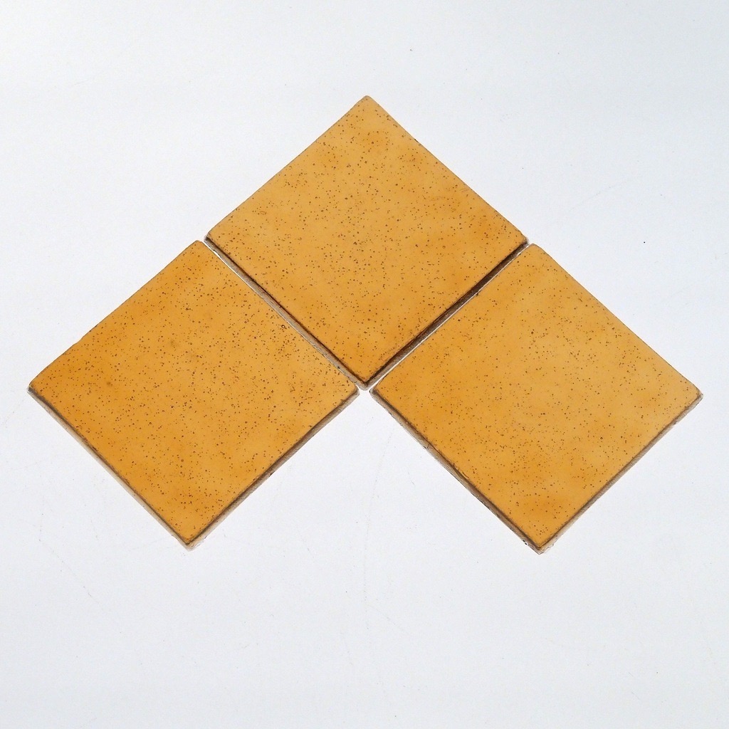 Handpainted glazed terracotta tile from the workshop of Agnès Emery (various sizes) - Only available in our physical shop