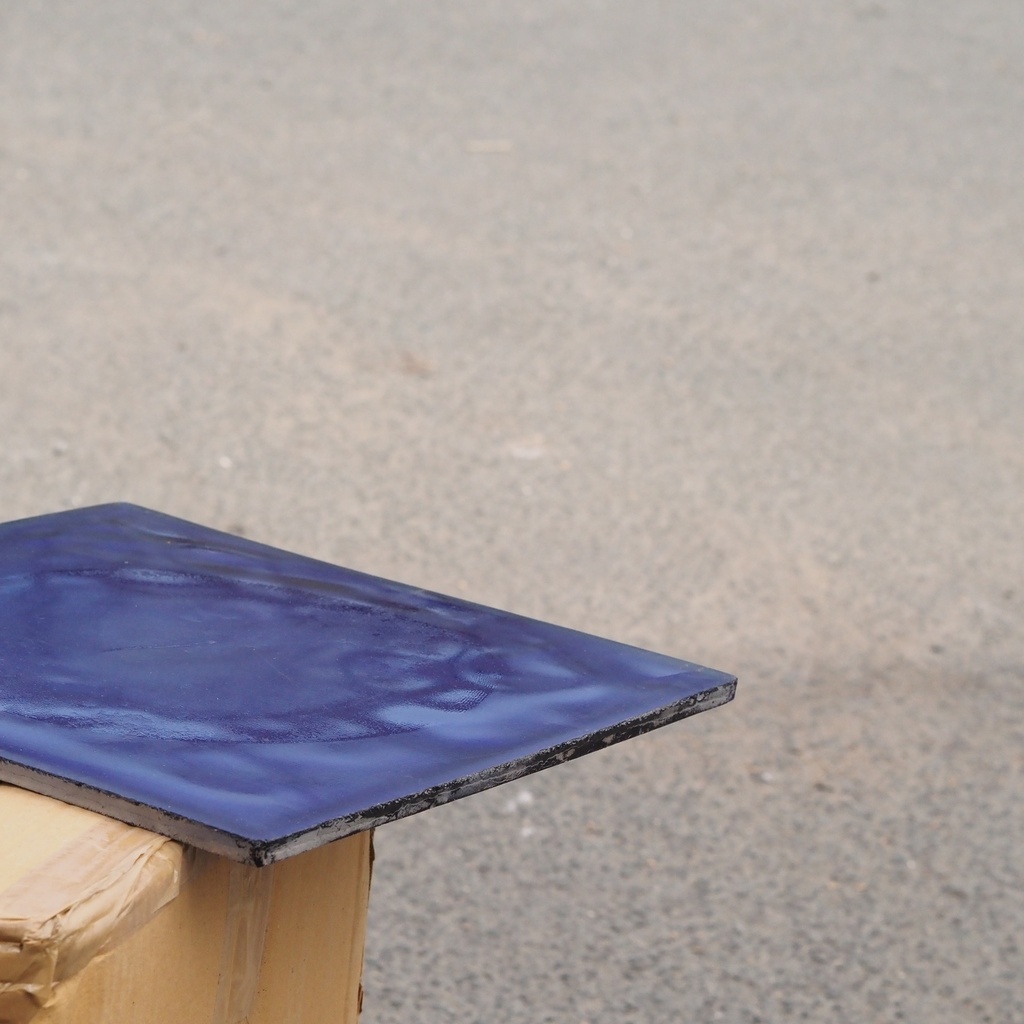 Box of 5 handmade wall tiles by Emery&Cie (30,5 x 30,5 cm) - Blue glass