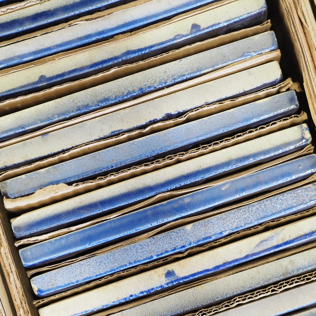 Box of 24 glazed terracotta wall tiles by Emery&Cie (15 x 15 cm) - Cobalt blue