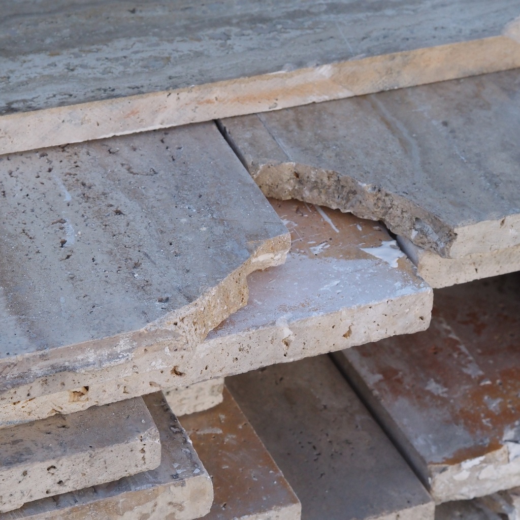 Travertine slabs from an office building in Paris (2 - 2,2 cm thick) - Sold per batch
