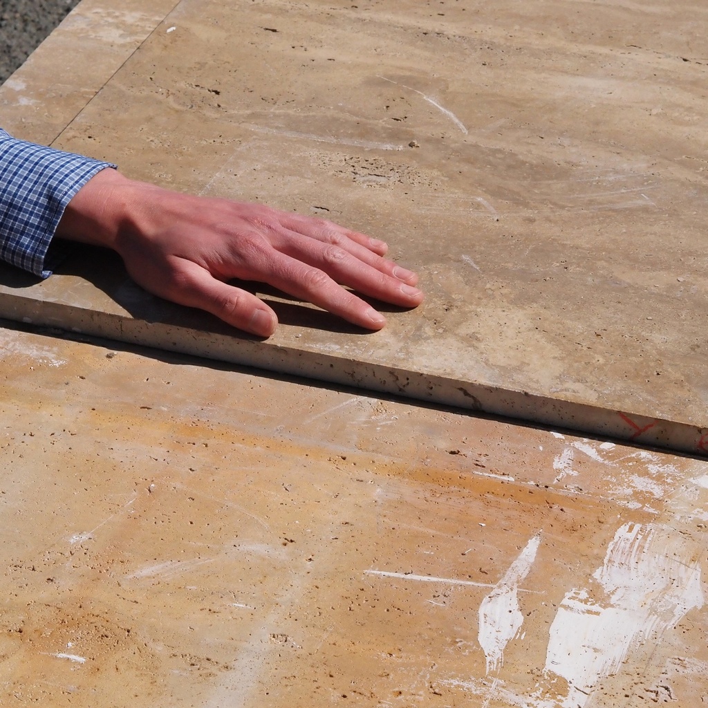 Travertine slabs from an office building in Paris (2,3 - 2,4 cm thick) - Sold per batch
