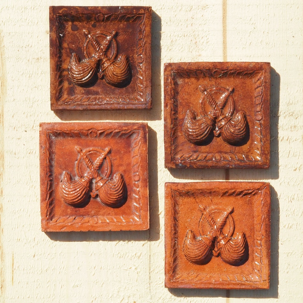 Handpainted glazed terracotta tile from the workshop of Agnès Emery (various sizes) - Only available in our physical shop
