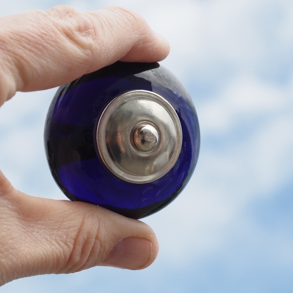 Glass cabinet knob with rosette by Emery&Cie (⌀ 5,5 cm) - Dirty blue