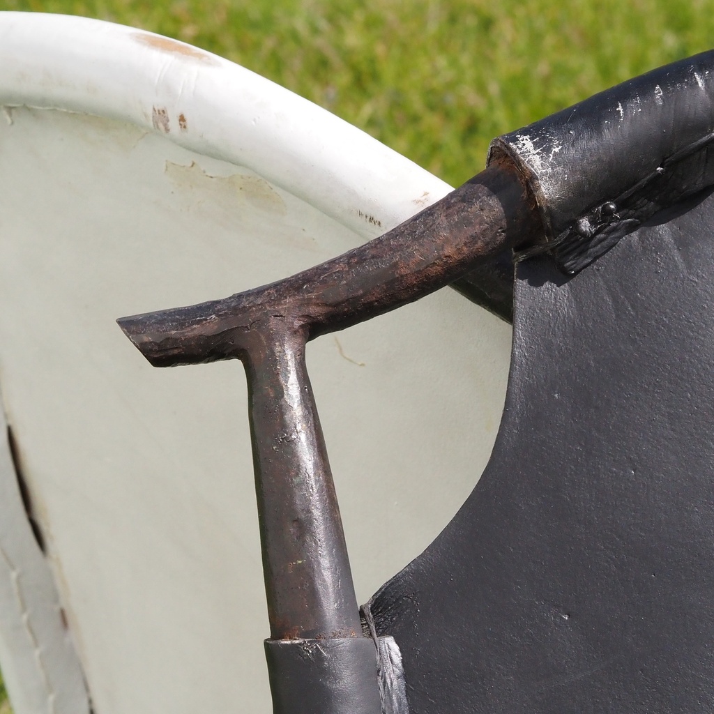 Swivel office armchair by Kinnarps from Antwerp's Court of Appeal