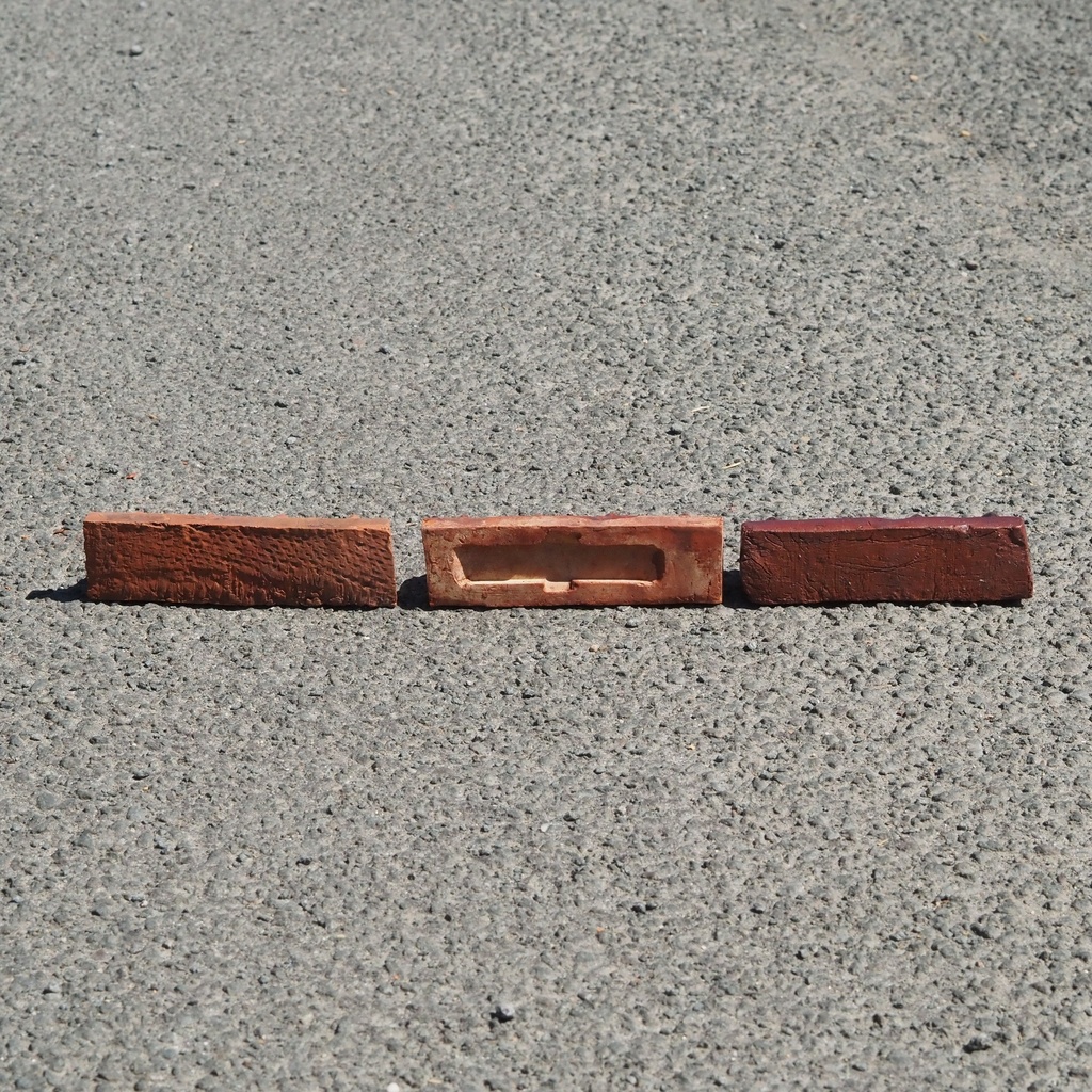 Box of 24 glazed terracotta wall tiles by Emery&Cie (15 x 15 cm) - Cobalt blue