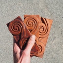 Handpainted glazed terracotta tile from the workshop of Agnès Emery (various sizes) - Only available in our physical shop