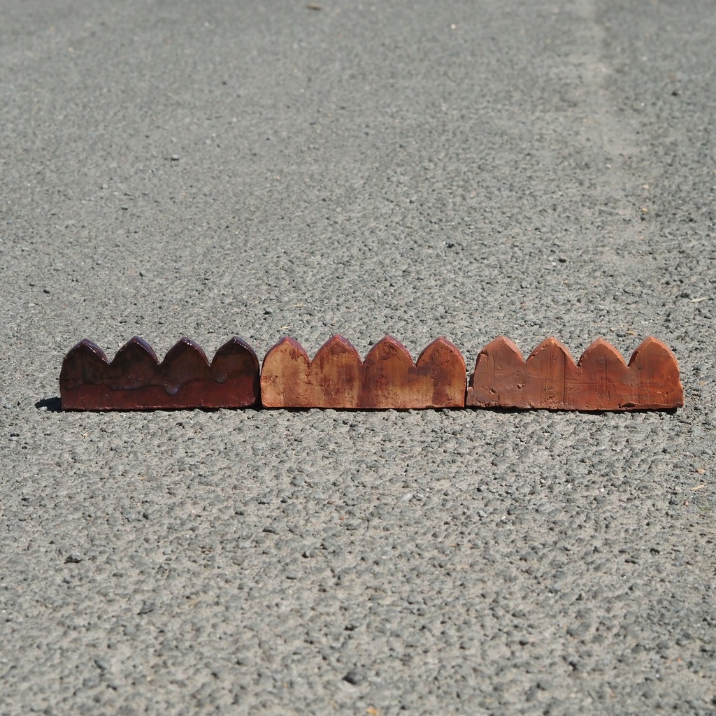 Embossed handmade tile in terracotta by Emery&Cie (13,5 x 4,5 cm) - Banana flower