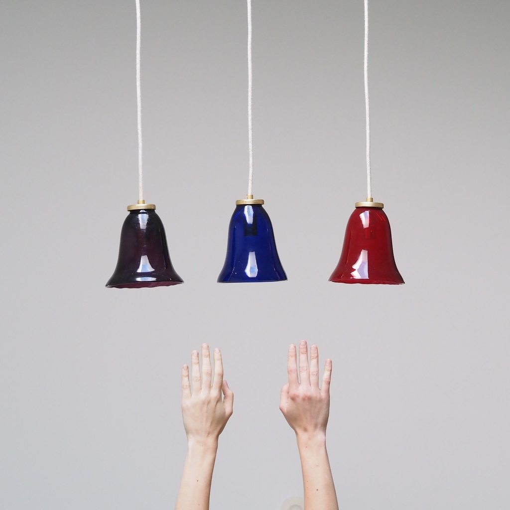 Hanging light 'Isaach' with glass lampshade from Emery&Cie (various colors)