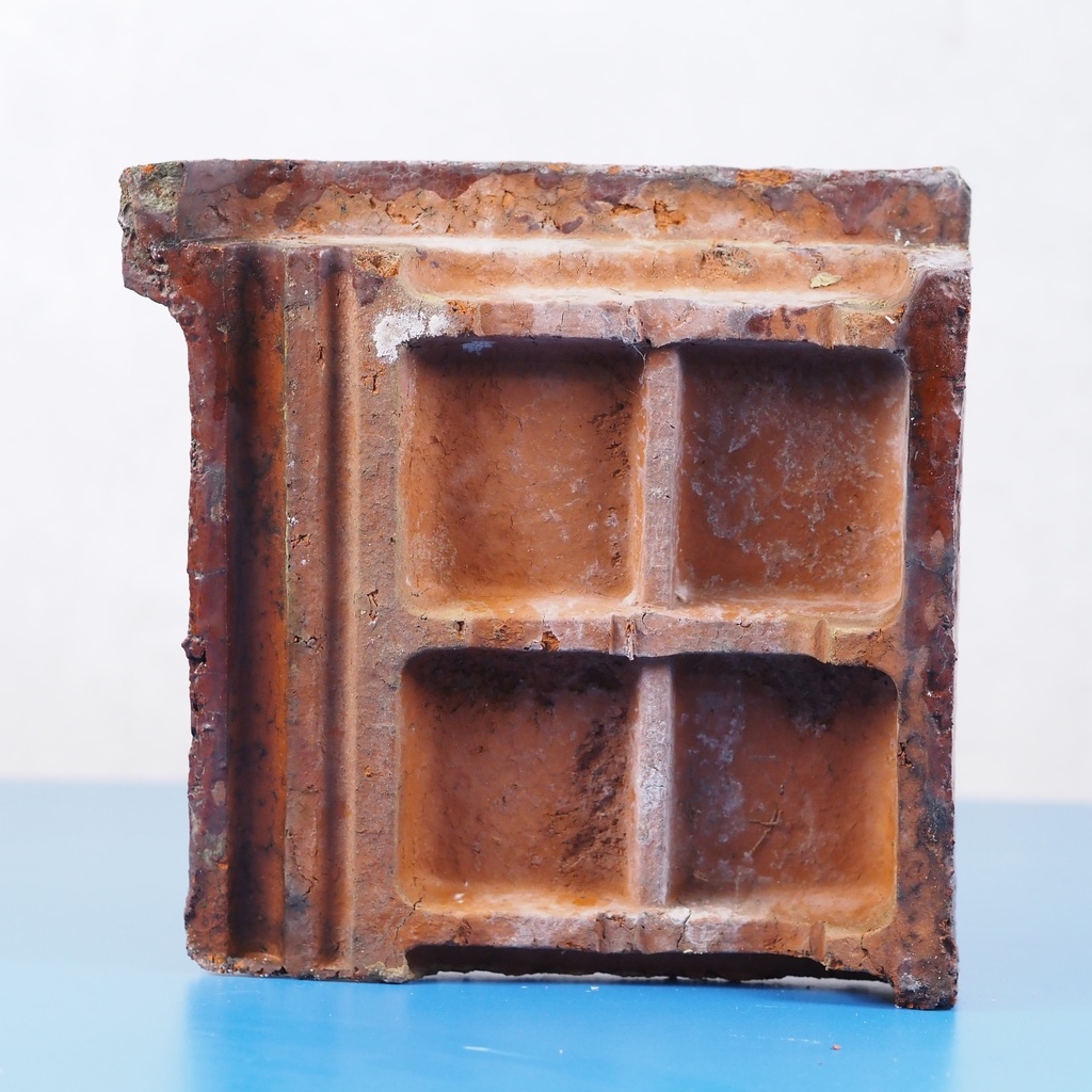 Wall coping tile in glazed clay (single slant)