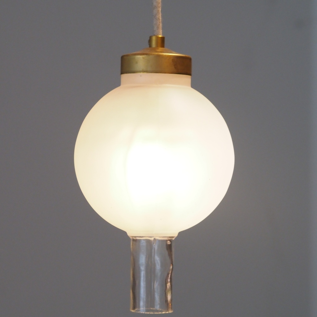 Frosted glass pendant light ‘Tristan’