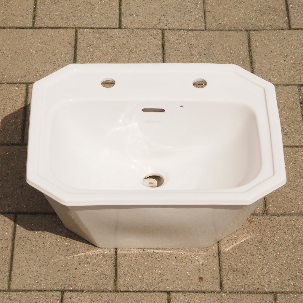 Double bathroom sink in green glazed porcelain by Villeroy & Boch