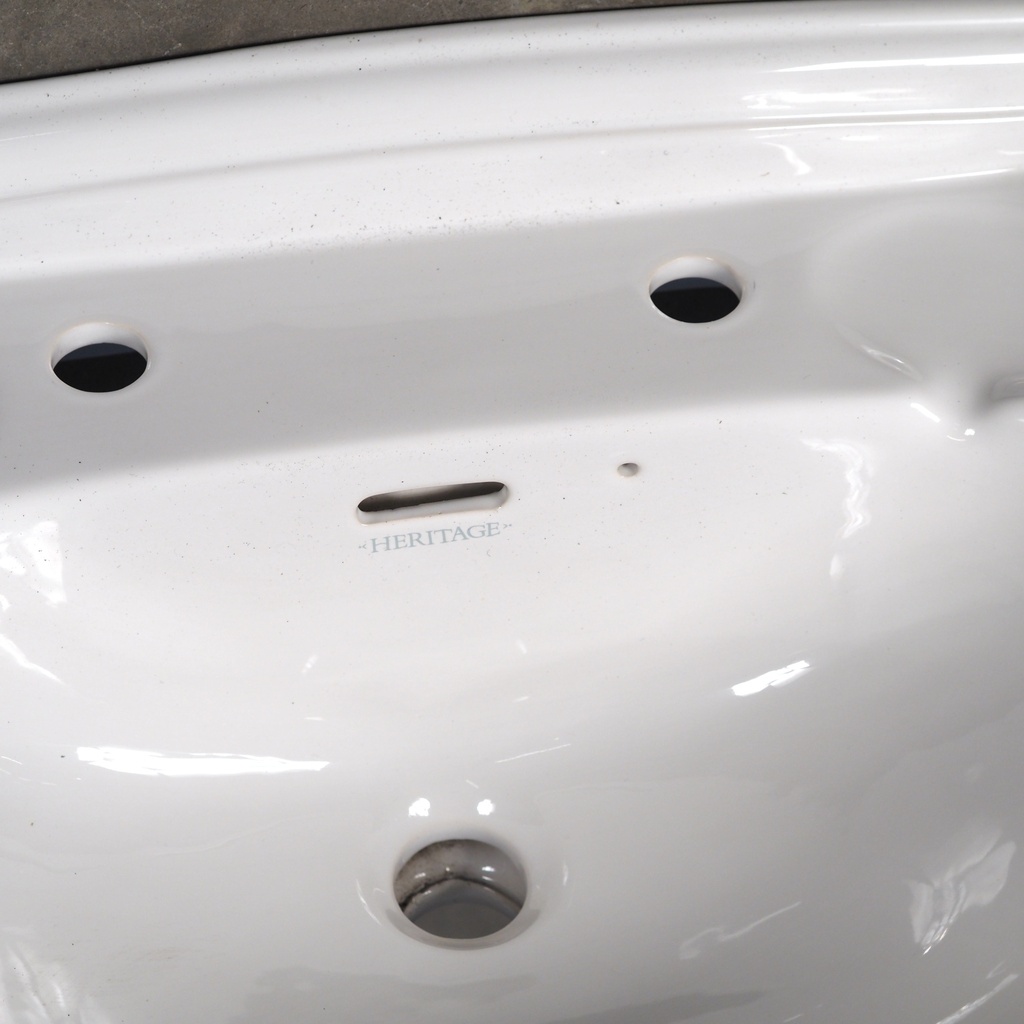 Double bathroom sink in green glazed porcelain by Villeroy & Boch