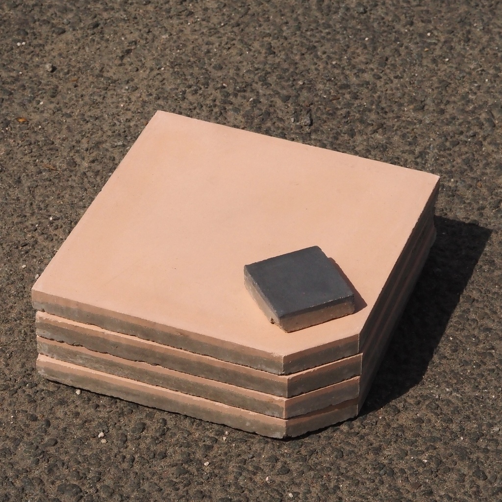 Set of 5 'cabochon' cement tiles by Emery&Cie (40 x 40 cm) - Pink