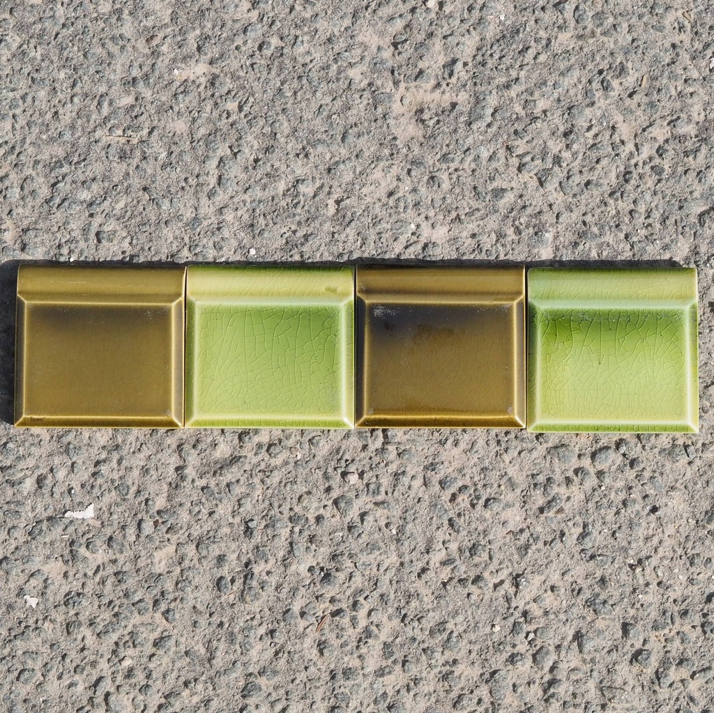 Handpainted glazed terracotta tile from the workshop of Agnès Emery (various sizes) - Only available in our physical shop