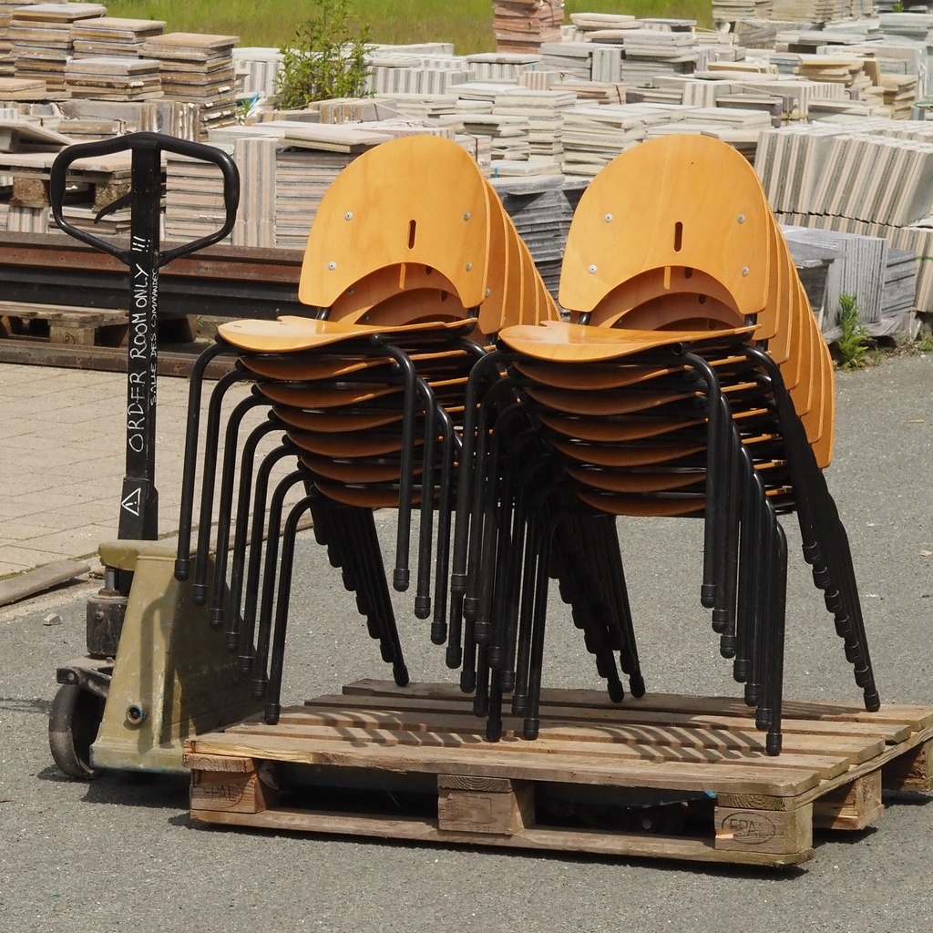 Stackable chair in varnished beech plywood and powder coated steel