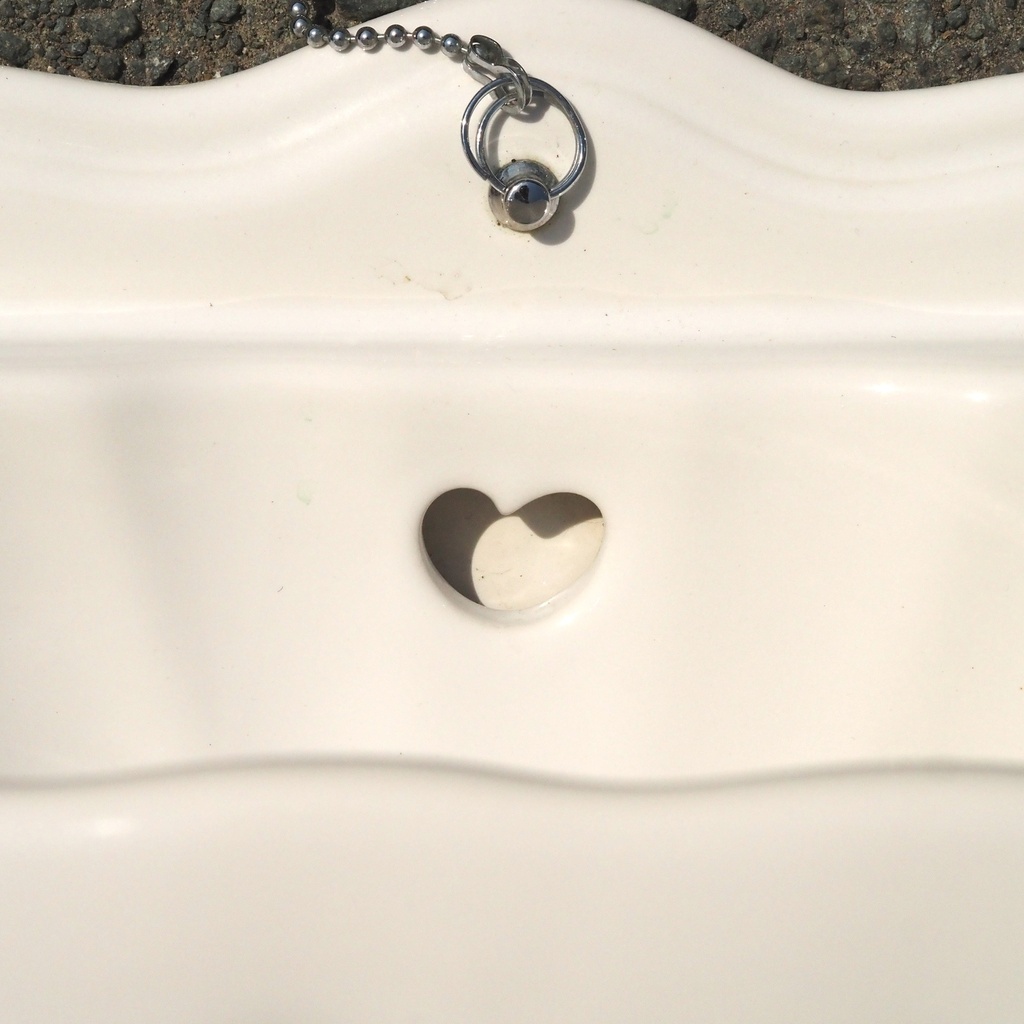 Bathroom sink in glazed ceramic by Herbeau
