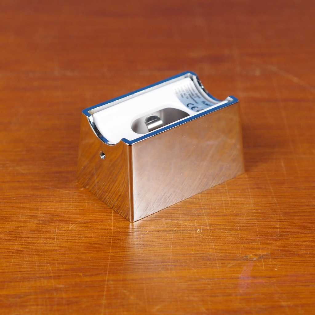 Wall/Ceiling mounted porcelain socket (E27)