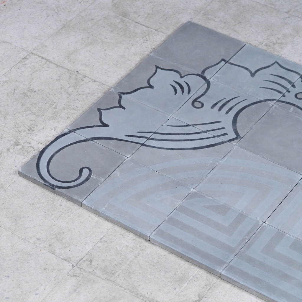 Handpainted glazed terracotta tile from the workshop of Agnès Emery (various sizes) - Only available in our physical shop