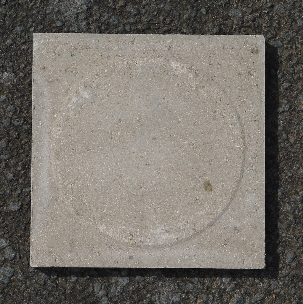Handpainted glazed terracotta tile from the workshop of Agnès Emery (various sizes) - Only available in our physical shop