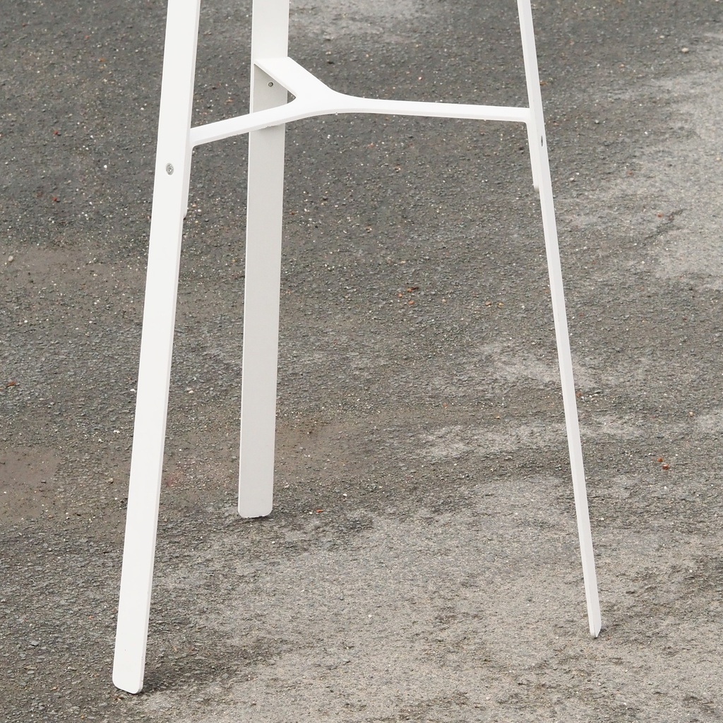 Coat rack in red coated bent steel