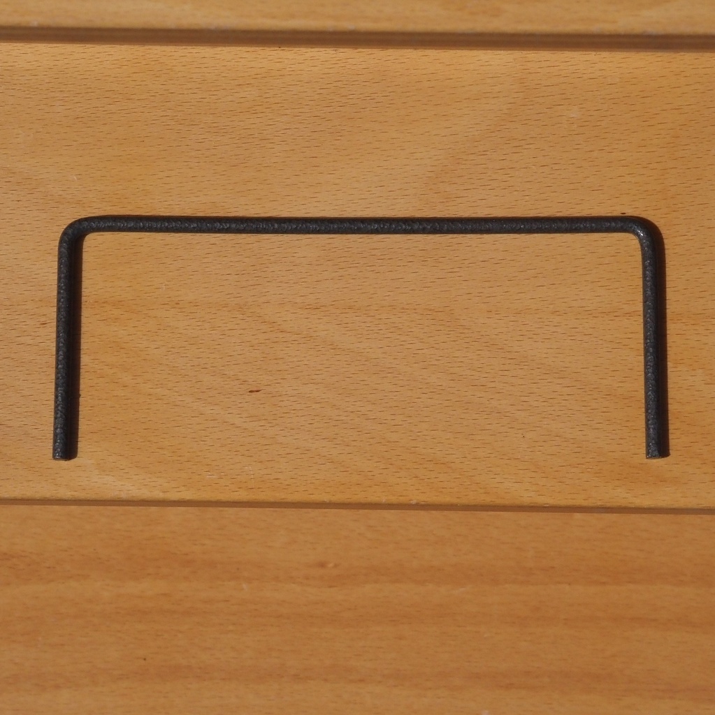 Angle bracket in white lacquered steel by Domax (8 x 4 cm)