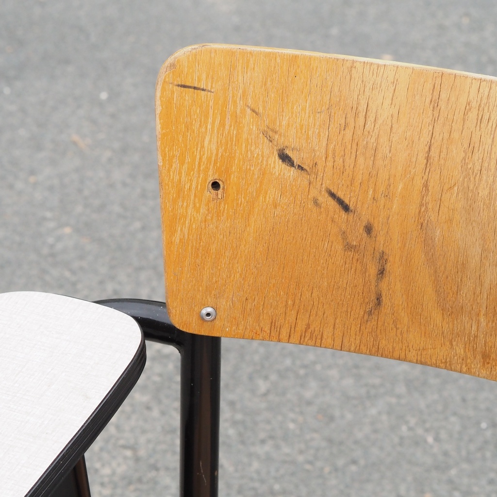 Stackable chair 'DSC 106' by Giancarlo Piretti for Anonima Castelli (ca. 1965) - With folding tablet