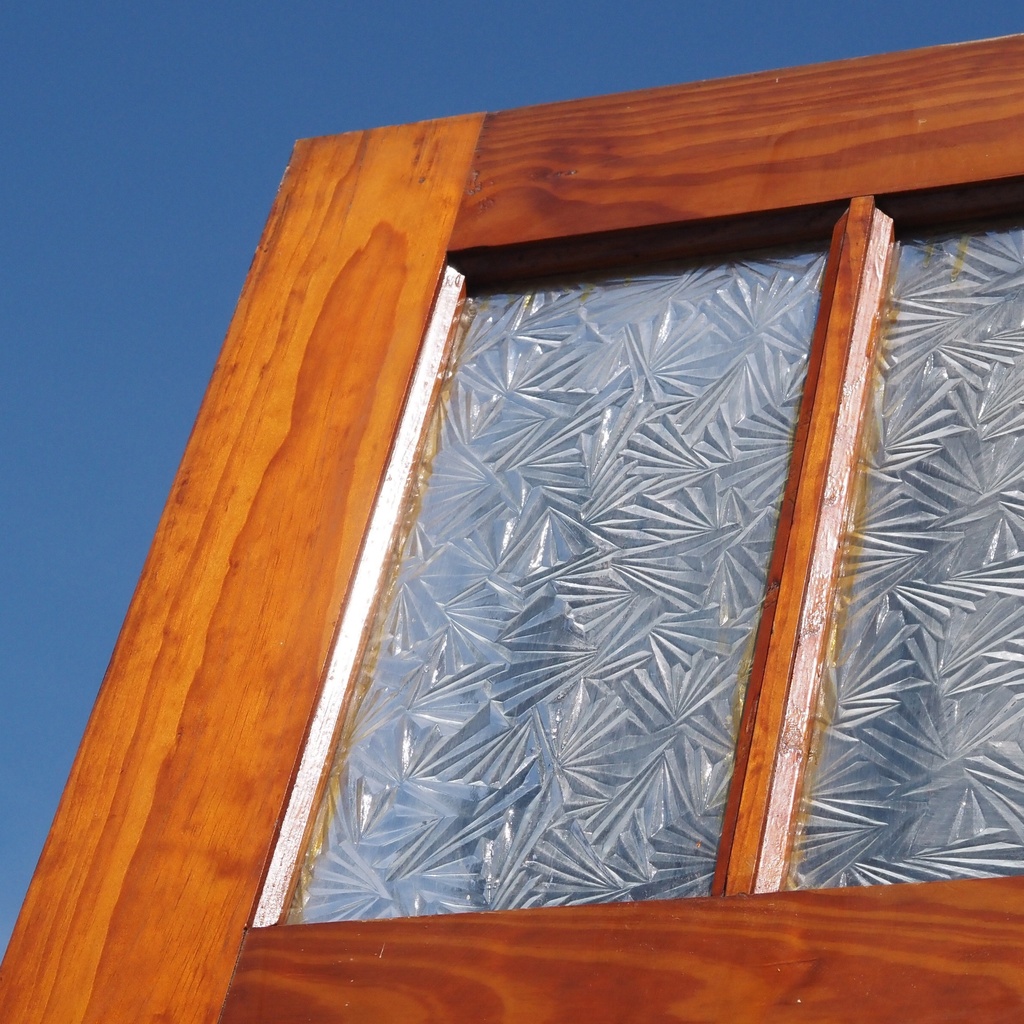 Door in varnished solid pine with textured glass panels (H. 216 x W. 82,7 cm) - Left