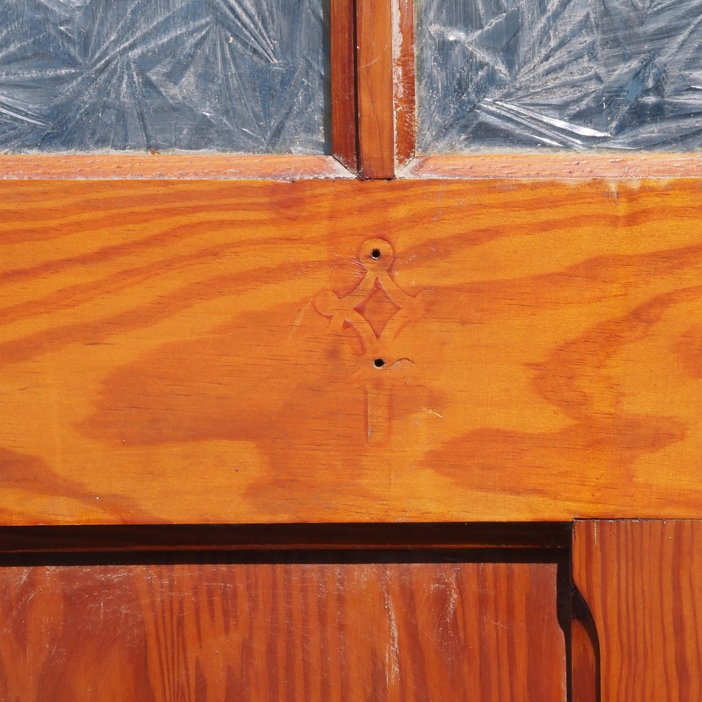 Door in varnished solid pine with textured glass panels (H. 216 x W. 82,7 cm) - Left