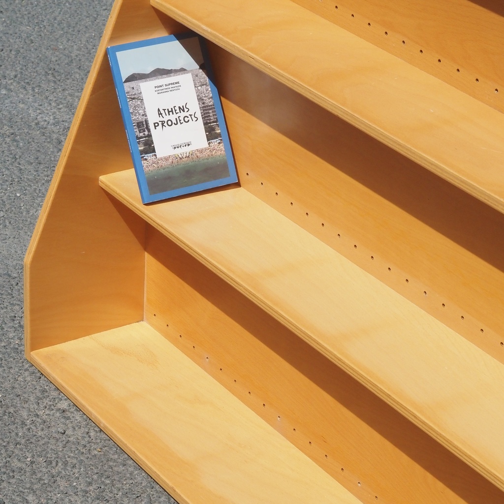 Display rack in varnished beech plywood