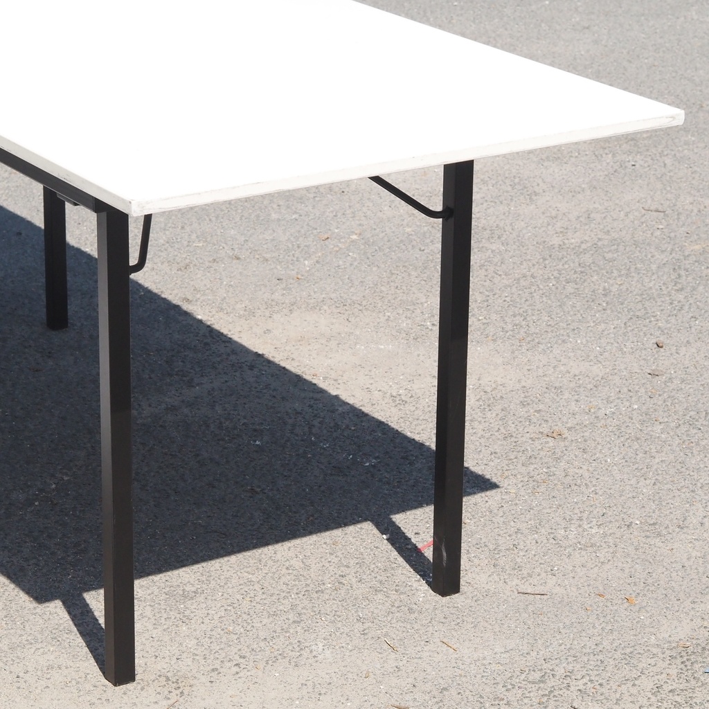 Office table 'H2O' by Ibens & Bataille for Bulo (180 x 80 cm)