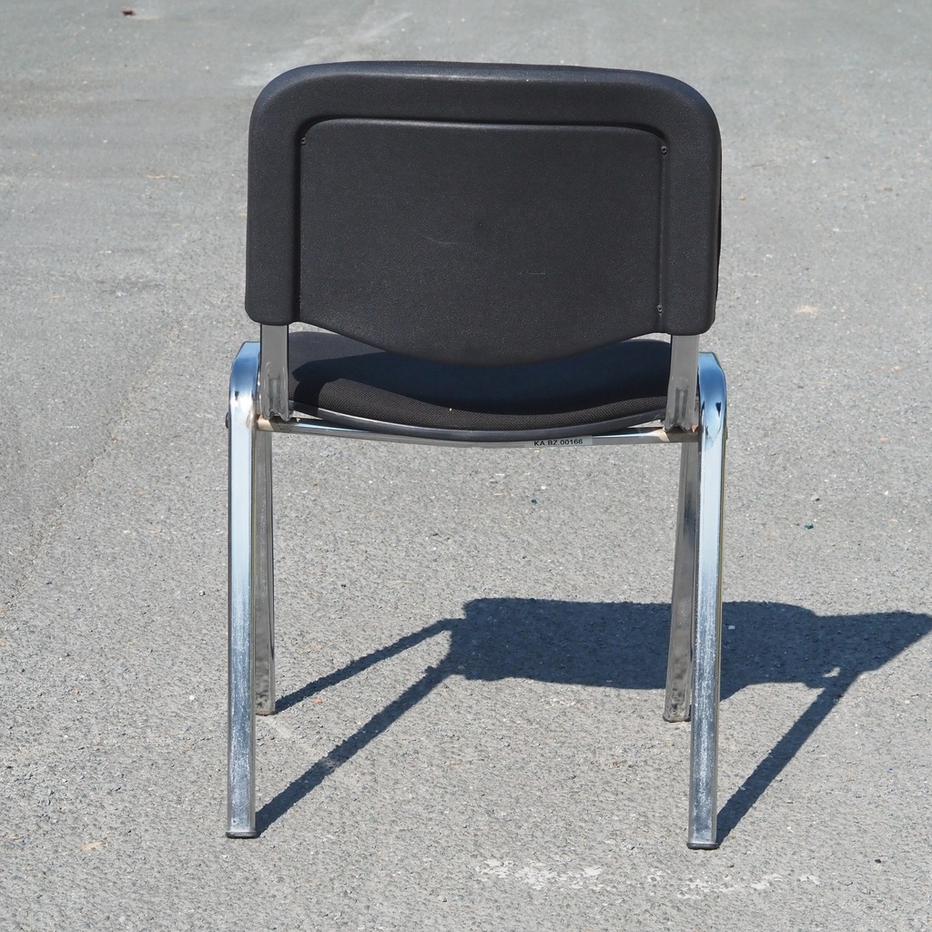 Stackable chair 'DSC 106' by Giancarlo Piretti for Anonima Castelli (ca. 1965) - With folding tablet