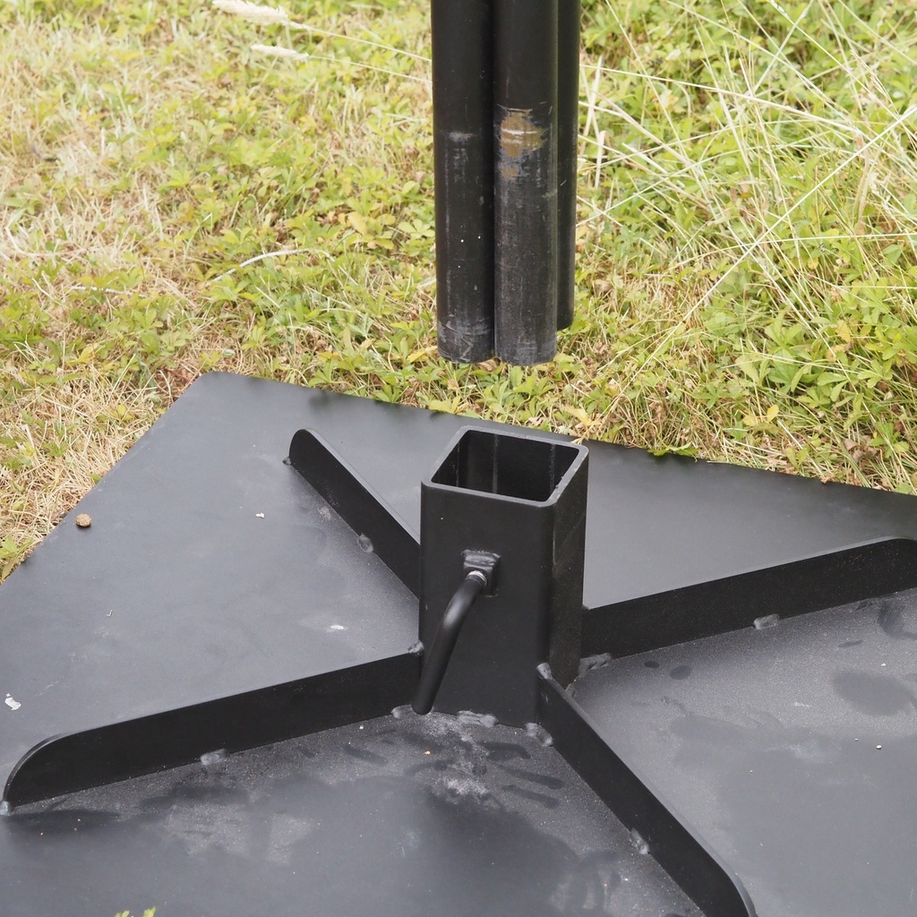 Square cafeteria table 'Aequus' by Pierre-Emmanuel Vandeputte - Black (with various coloured corners)