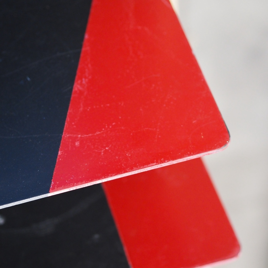 Square cafeteria table 'Aequus' by Pierre-Emmanuel Vandeputte - Black (with various coloured corners)