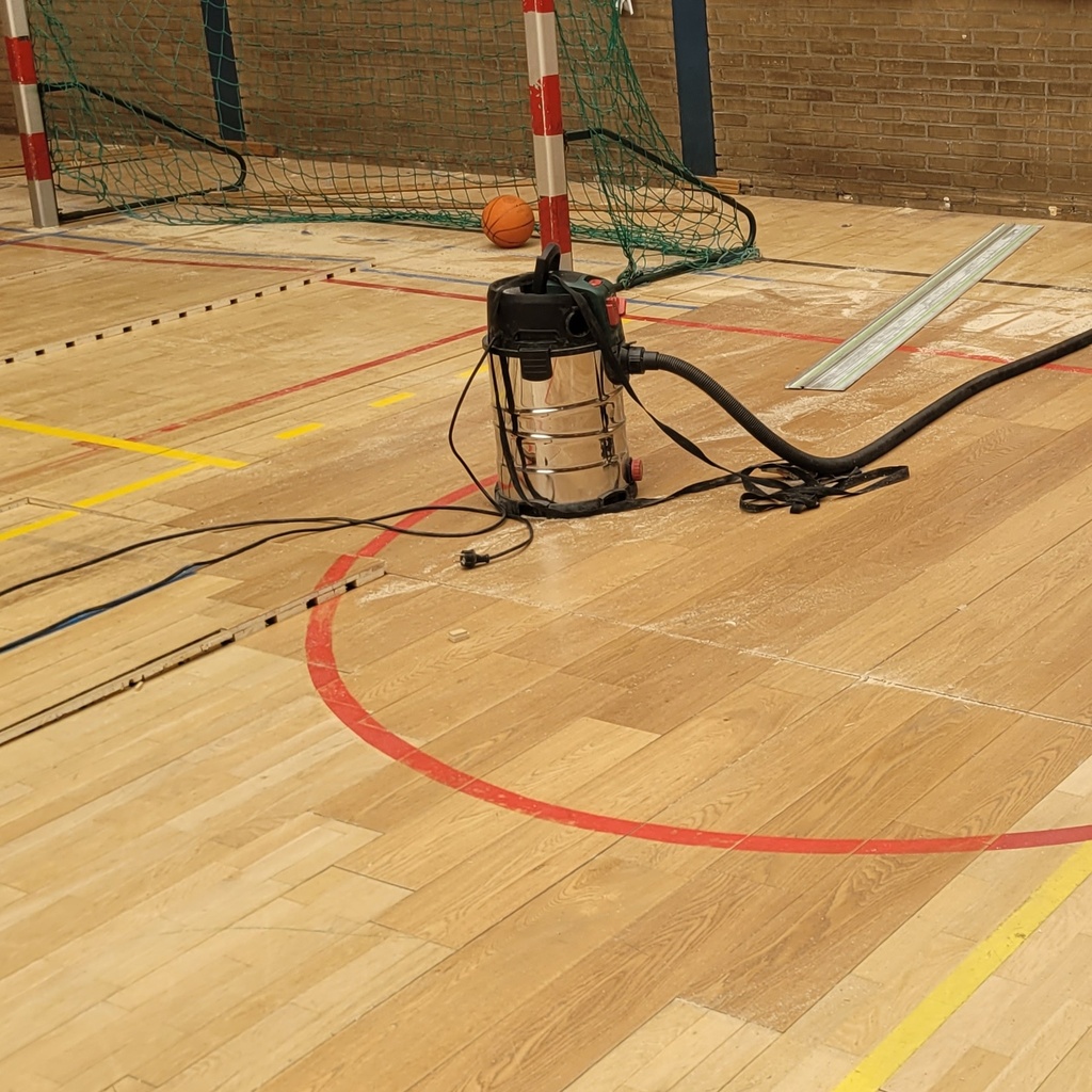 Gymnasium panel in varnished solid beech (244 x 124,5 cm) - Only available in our physical shop