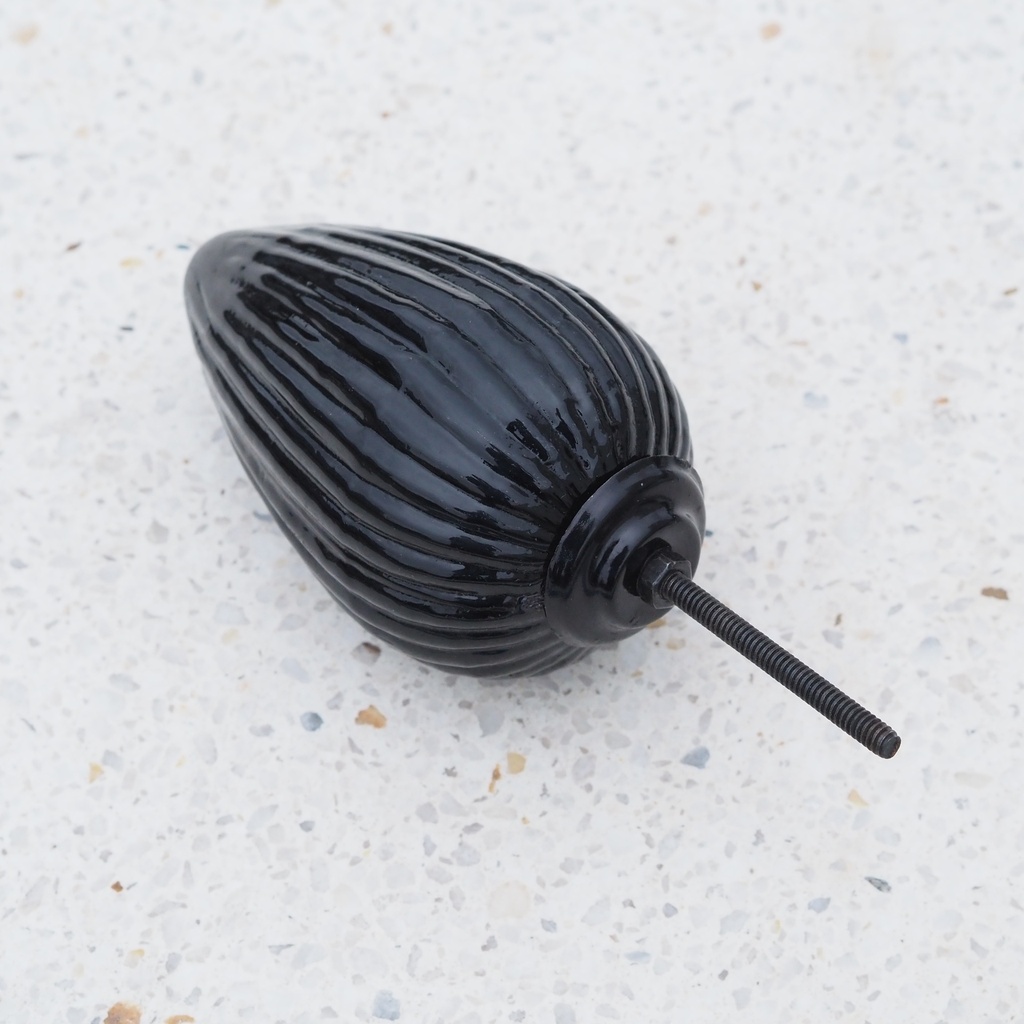 Handmade glass cabinet knob 'Bubble' by Emery&Cie (⌀ 8 cm)