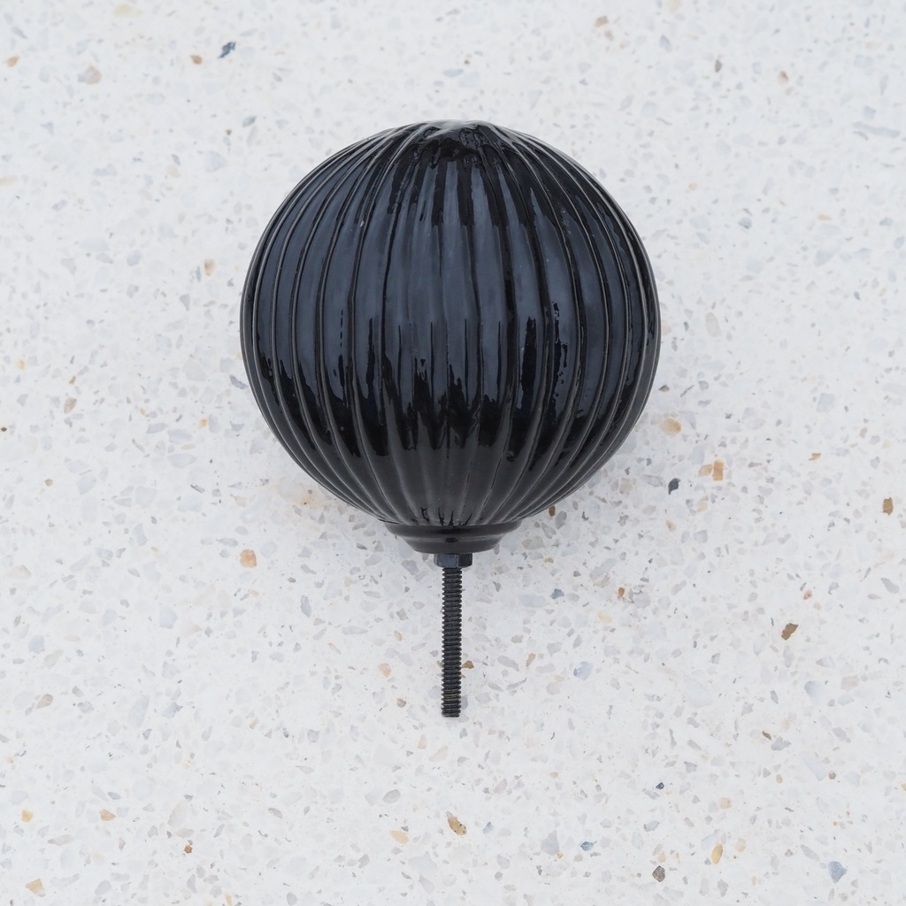 Glass knob 'Black shiny' by Emery&Cie - Sphere (⌀ 9 cm)