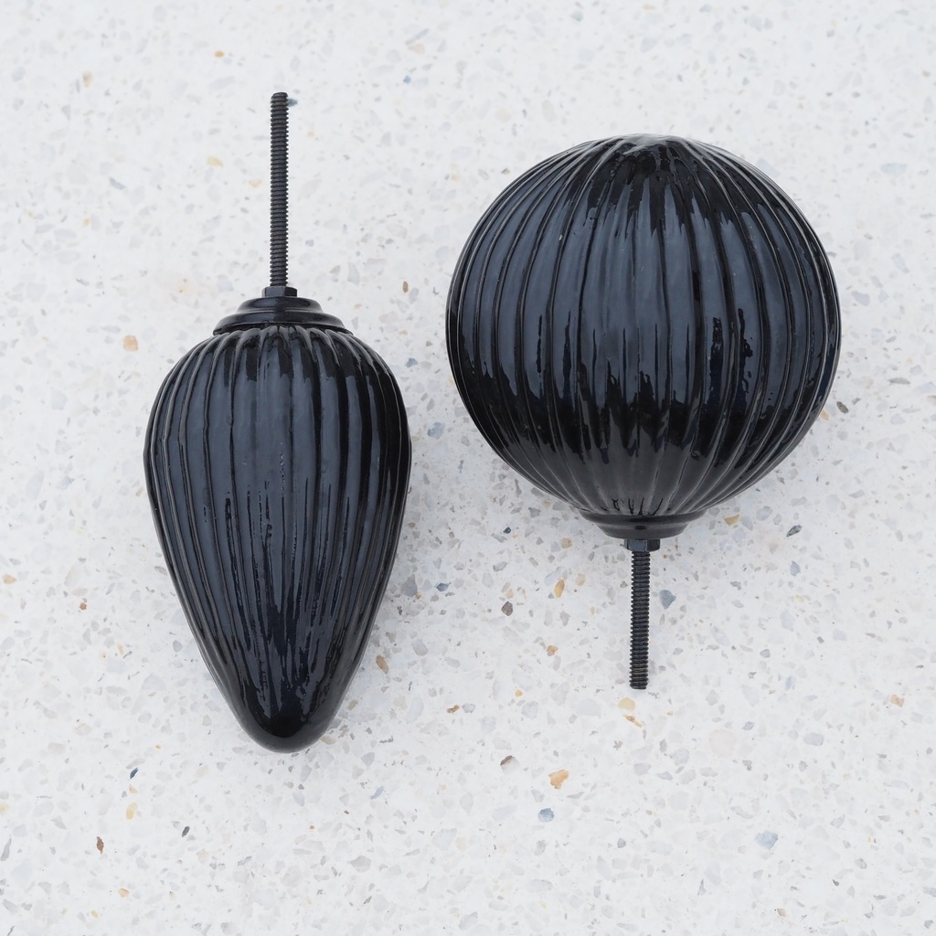Glass knob 'Black shiny' by Emery&Cie - Oblong