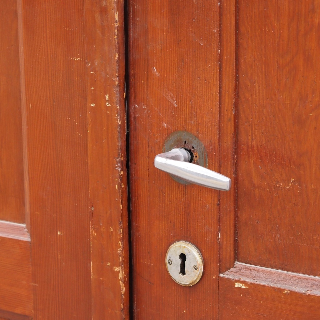 Door in varnished solid pine with textured glass panels (H. 216,5 x W. 82,8 cm) - Right