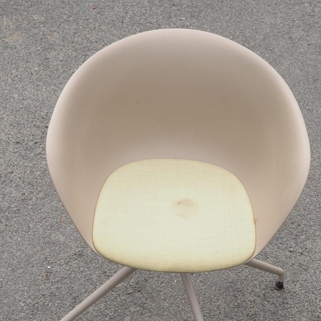 Lounge armchair 'Swan' by Arne Jacobsen for Fritz Hansen -