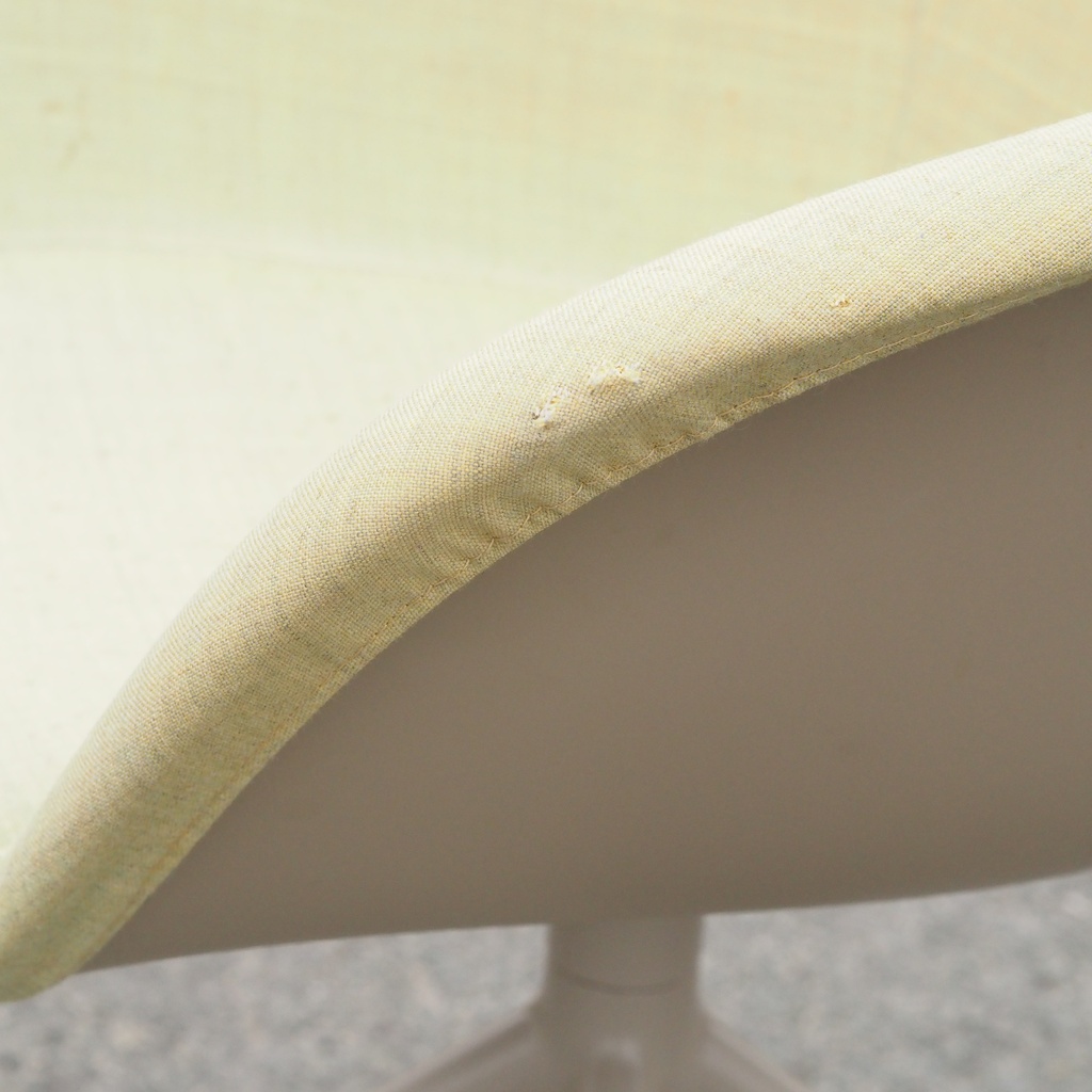Lounge armchair 'Swan' by Arne Jacobsen for Fritz Hansen -