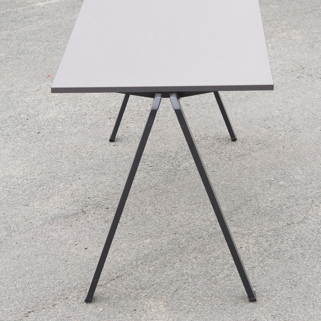 Table by Christophe Gevers (L. 140 cm)