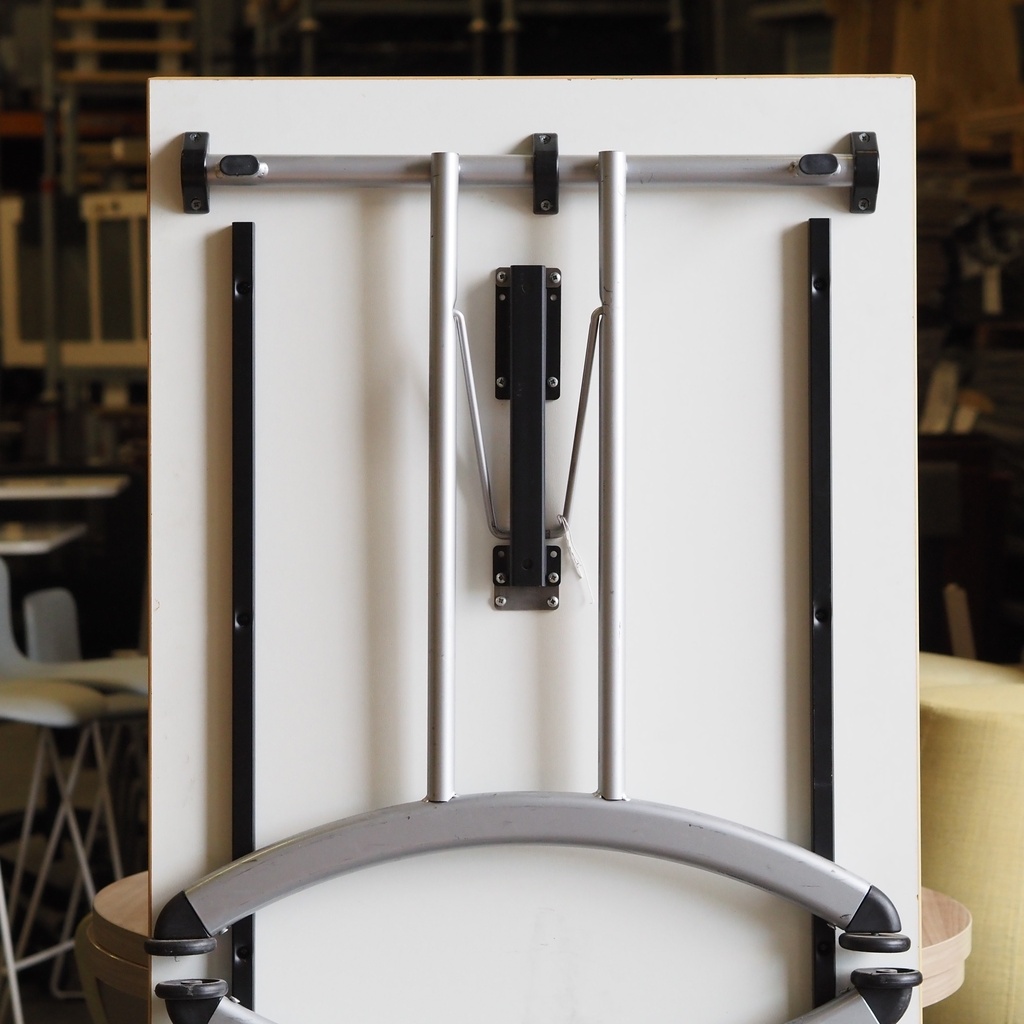 Table by Christophe Gevers (L. 140 cm)