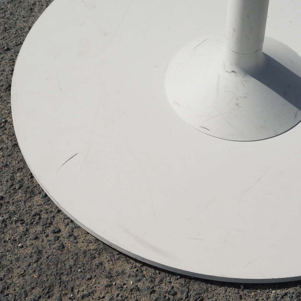 Round table 'Paddle' by Benoit Deneufbourg for Cruso (ø 90 cm) - Various colors